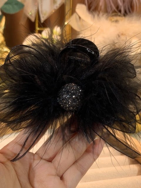 2023 new bow feathers grab the female back of the head of the head of the head of the autumn and winter high -level sense shark clip card hair fur hair clip