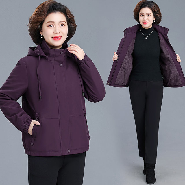 Fashionable and stylish velvet thickened hooded jacket for women 2025 winter new style middle-aged and elderly mothers age-reducing warm tops