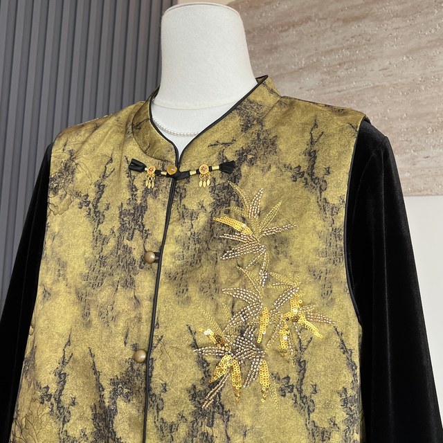 New Chinese style new autumn fashion three-piece set with temperament and national style tops casual and versatile straight pants for middle-aged and elderly ladies