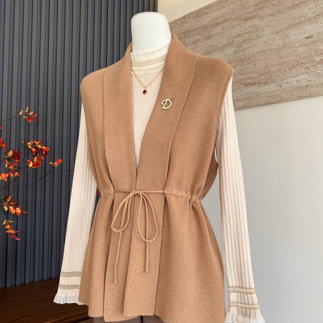 New mother's clothing spring and autumn knitwear, stylish and stylish three-piece suit for middle-aged and elderly women, elegant waist-slimming suit