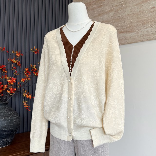 Mom's autumn fake two-piece knitted sweater, temperament bottoming top, middle-aged women's noble and fashionable V-neck sweater