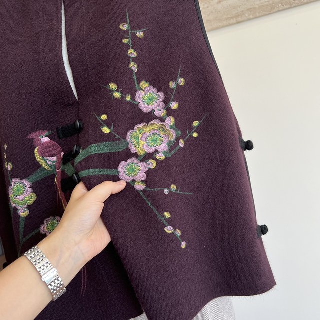 New Chinese style new autumn knitted cardigan vest old lady foreign style top middle-aged and elderly women temperament national style vest