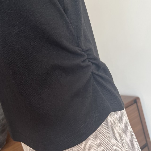 New spring and autumn mother's clothing fashionable round neck long-sleeved bottoming shirt tops for middle-aged and elderly women solid color simple inner wear