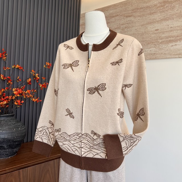 Autumn new mother-fitting sweater top for women zipper long-sleeved cardigan middle-aged and elderly fashionable round neck versatile jacket