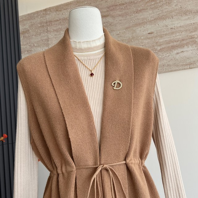 New mother's clothing spring and autumn knitwear, stylish and stylish three-piece suit for middle-aged and elderly women, elegant waist-slimming suit