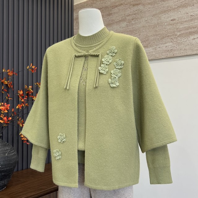 New Chinese style mother's clothing autumn and winter knitted top with jacket, two-piece middle-aged and elderly women's sweater set