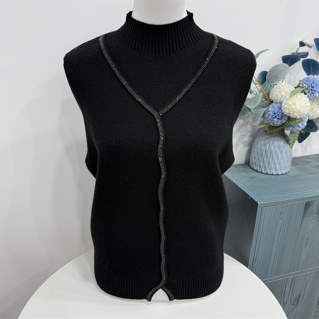 Young mother autumn and winter clothing 2025 new style middle-aged and elderly fashionable thermal inner top New Year red base sweater