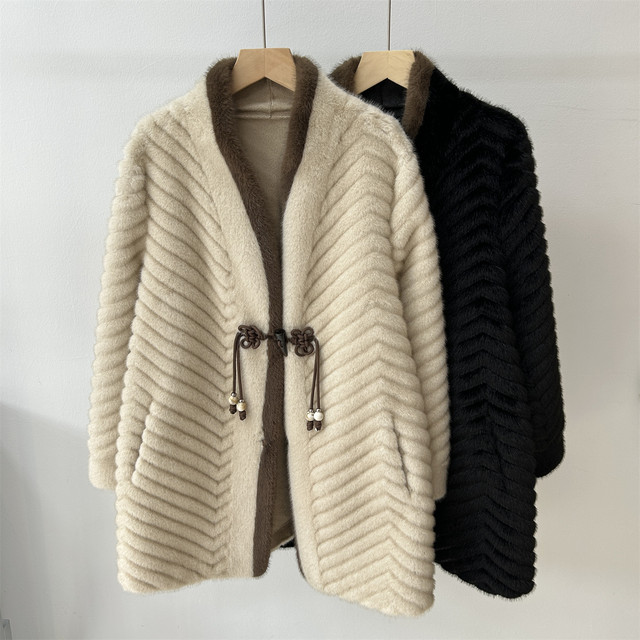 Mom's Autumn and Winter Clothes, Mrs. Fur All-in-One Jacket, Middle-aged and Elderly Large Size Mink Velvet Cardigan, Lady Fur