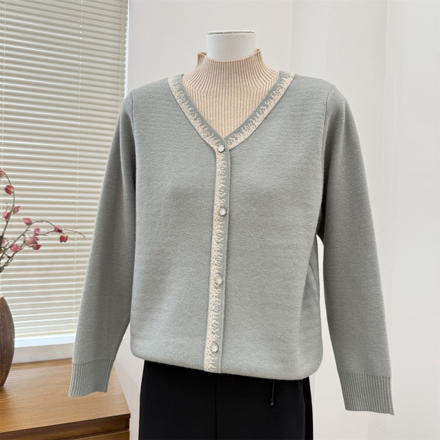 Mom's autumn and winter knitted bottoming shirt, fashionable half-turtleneck sweater, middle-aged and elderly women's clothing, fashionable and noble top