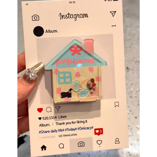 Cute cartoon creative shaking mobile phone holder telescopic lazy drama girl heart mobile phone case paste support new