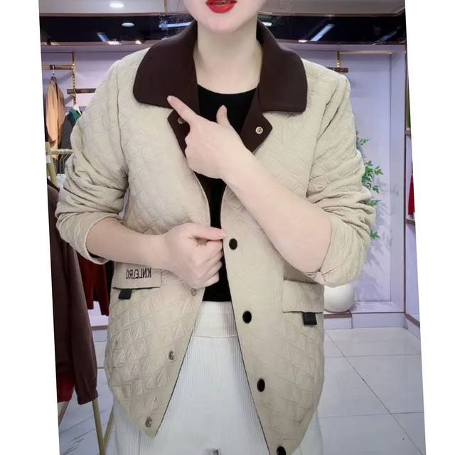 
Middle-aged and elderly women's autumn and winter new style plus velvet and thickened lapel jackets, stylish large size mother's clothing, fashionable warm tops