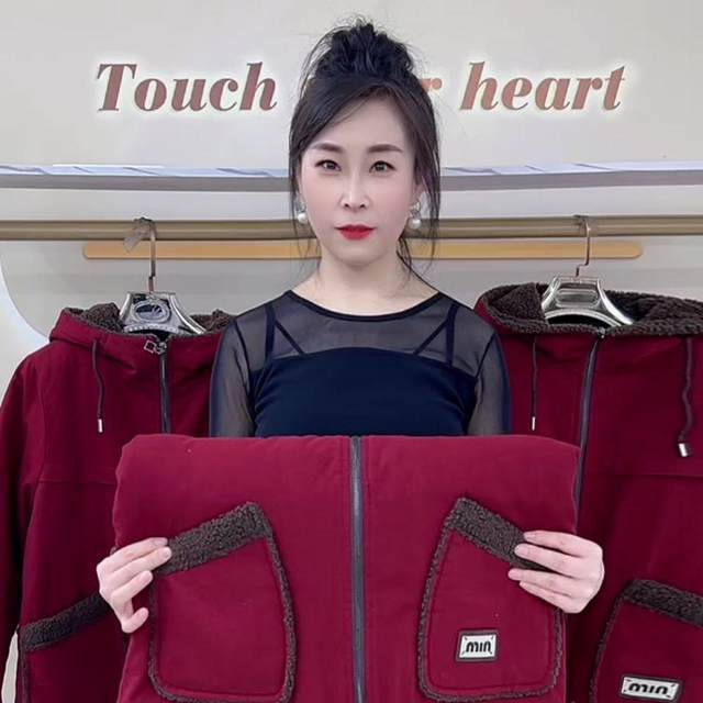 Fashionable denim cotton jacket for women 2024 winter new large size casual slim and age-reducing mother jacket top