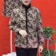 Three-dimensional flower plate buckle double pocket two-wear cardigan jacket for women autumn and winter new mother's clothing retro plus velvet warm shirt