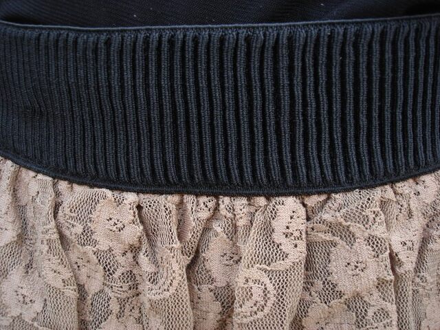 Wild model cute super skirt lace skirt bottom skirt, puffy skirt, black apricot yellow yellow mini skirt special price