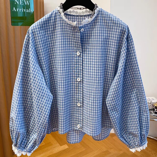 Blue small plaid shirt for women 2025 spring new loose short lace lace design lantern sleeve top