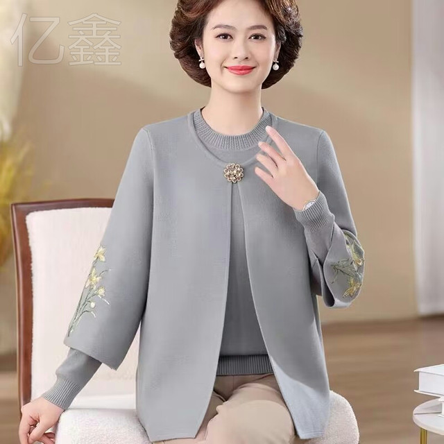 Mom's autumn clothes new knitted two-piece suit top middle-aged and elderly women's autumn and winter thick coat noble sweater cardigan
