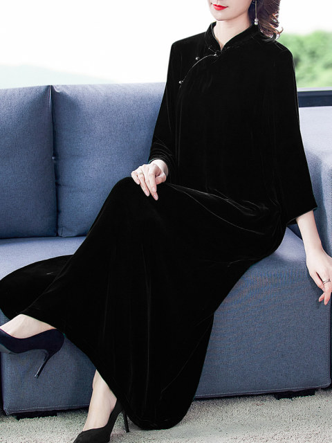 Middle-aged mother cheongsam dress noble and fashionable 2023 Spring and Autumn new high-end large-size women's gold velvet skirt