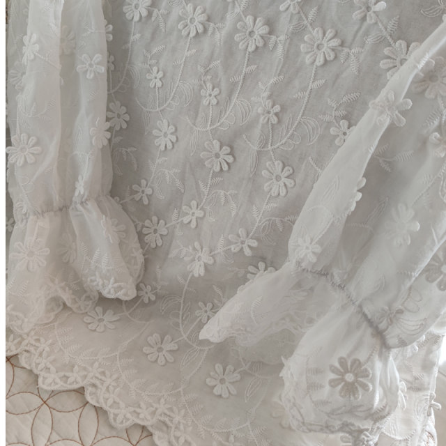 Fresh full body three-dimensional flower embroidered trumpet sleeve long sleeve stand collar white lace base shirt ladies top
