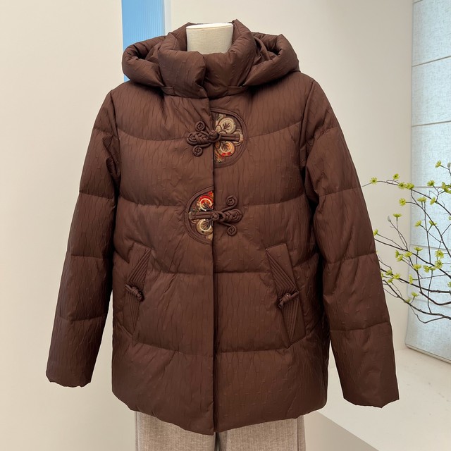Winter grandma down jacket, warm loose coat, thick solid color embroidery hooded zipper top for mother and the elderly