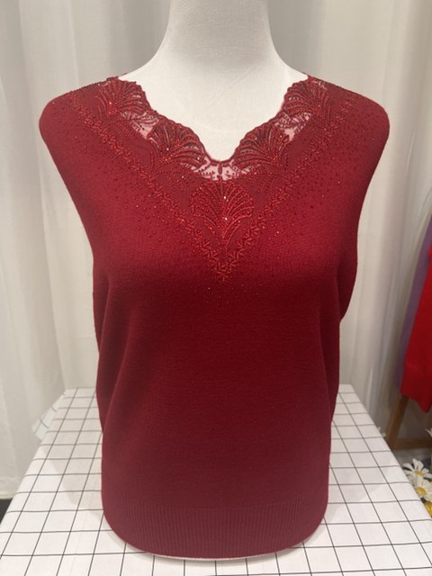 Extra large size autumn and winter mother's knitted sweater women's loose pullover hollow V-neck woolen sweater top for middle-aged and elderly people