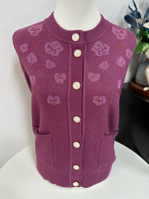 Autumn and winter warm and velvet thickened granny jacket tops loose large size embroidered cardigan sweater for middle-aged and elderly women