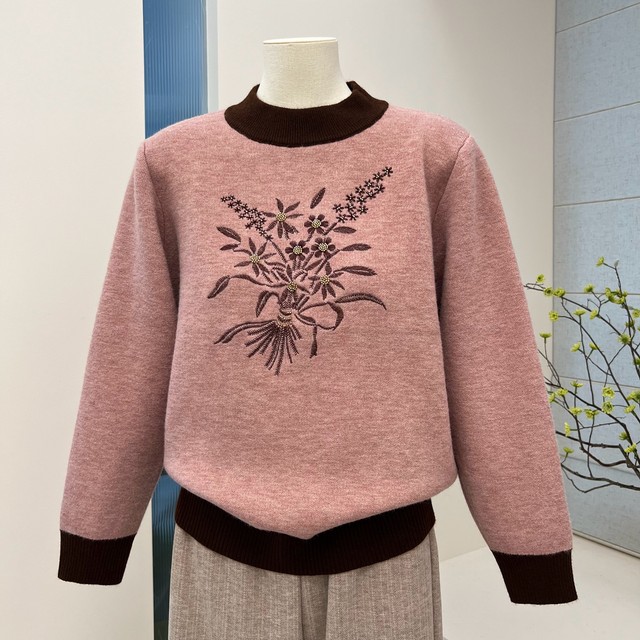 Winter new mother's clothing plus velvet thickened sweater sweater for middle-aged and elderly round neck pullover loose embroidered top for women