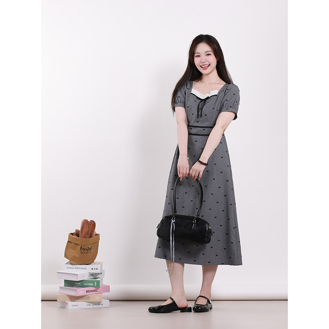 
Xia Dada Large Large Women's French Flocking Square Collar Dress New Slim Puff Sleeve High-end Temperament Long Skirt