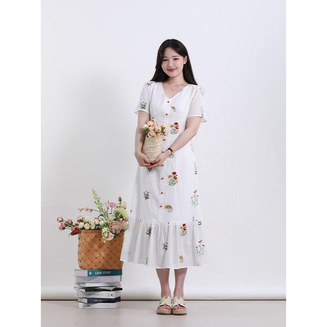 
Xia Dada large-size women's clothing French heavy industry temperament plant printed V-line long skirt gentle and luxurious style slim long skirt