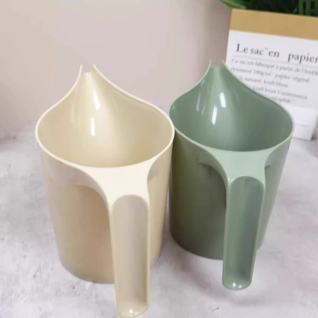 New long-mouthed household flower watering kettle for indoor gardens large-diameter plastic large-capacity gardening artifact potted plants available