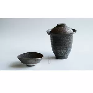 公式サイトでは 安藤雅信　銀彩花器 陶芸