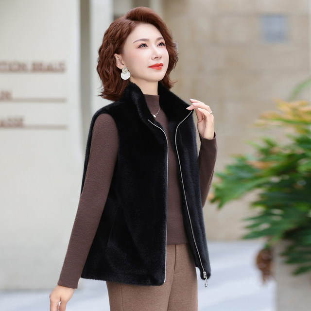 
Mom's autumn and winter clothing, fur integrated waterproof mink velvet vest, middle-aged and elderly women's clothing, large size loose top, waistcoat
