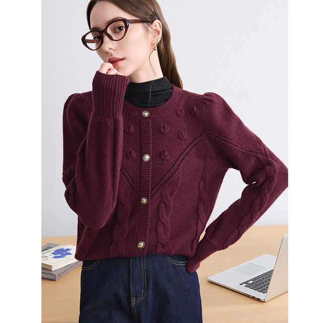 betu Baitu French retro soft waxy sweater women's pullover 2024 winter new round neck purple sweater