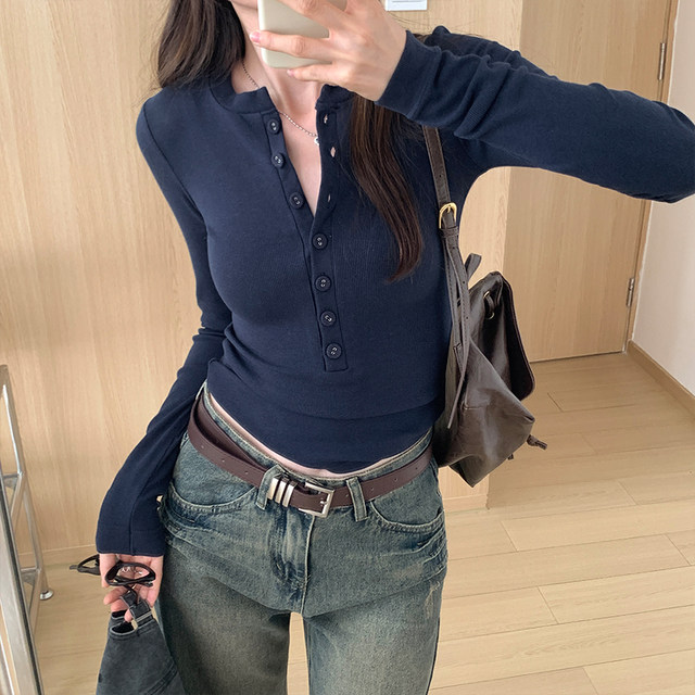 Hot mom goes out to breastfeed long-sleeved T-shirt as base spring and autumn new V-neck slimming design postpartum breastfeeding top