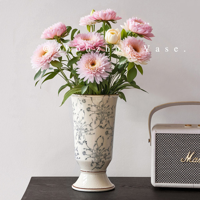 
Ice cracked ink blue and white porcelain ceramic vase Chinese retro home living room ornaments water-raised flowers flower arrangement device