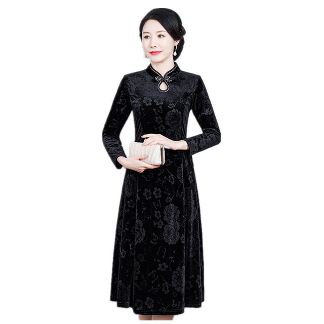 New high-end cheongsam in spring and autumn gold velvet dress middle-aged and elderly long-sleeved dress solid color embossed long skirt