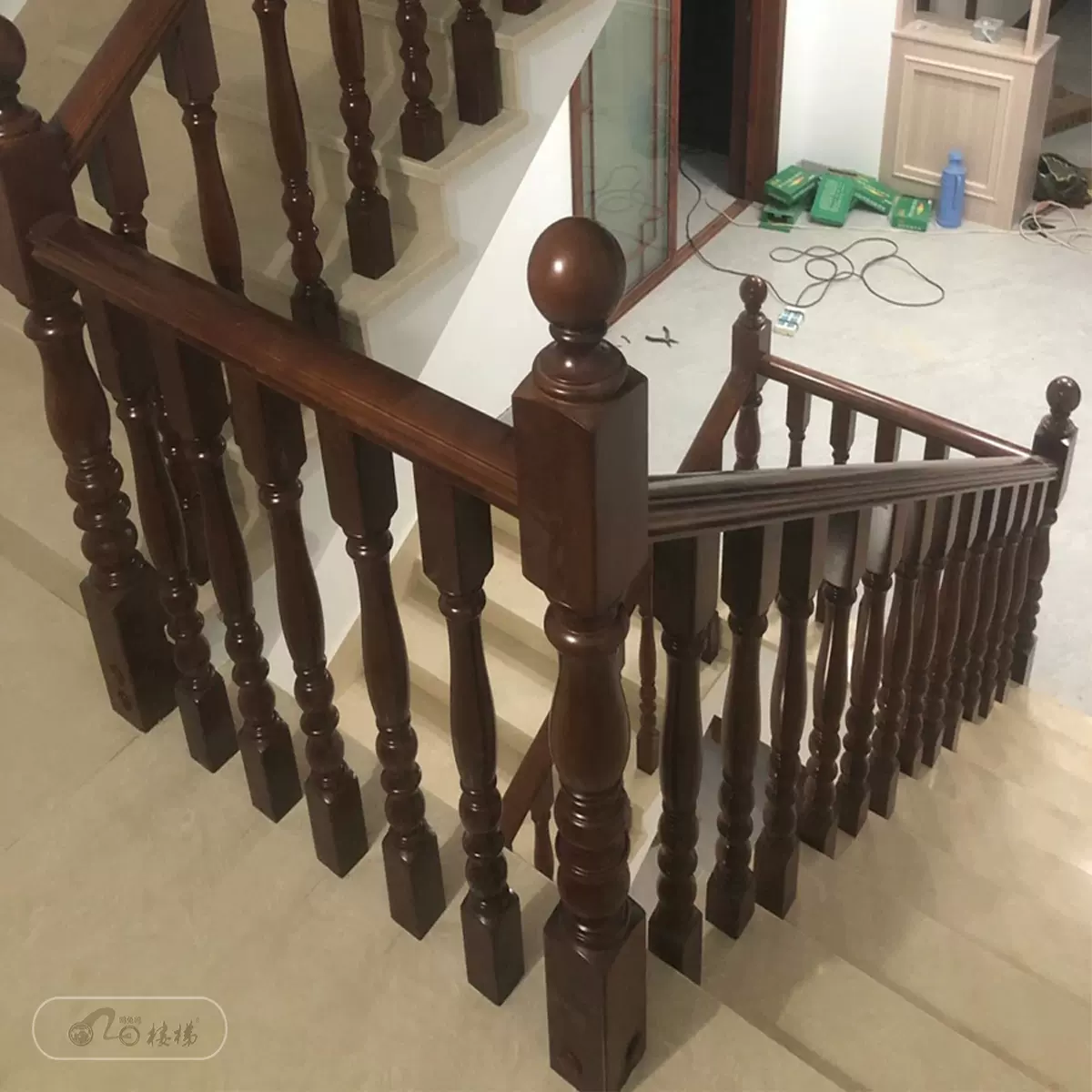 鷗兔鷗樓梯現貨櫸木烘乾水洗紋烤漆立柱擦色扶手護欄