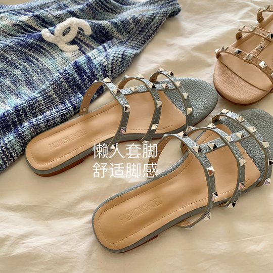 Reserved money! Ning Yizhuo's same style blue rivet one-word sandals for women summer mesh infrared wear flat bottom open toe sandals