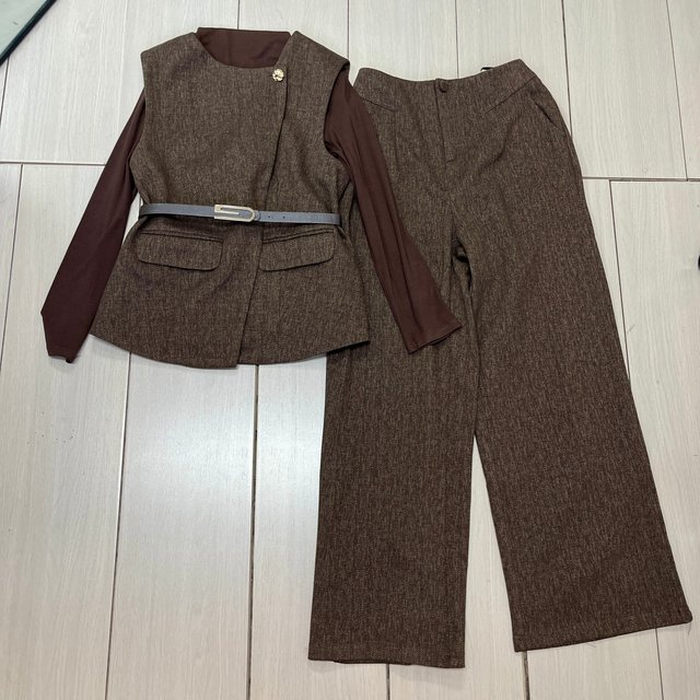 Fashionable and fashionable mother autumn three-piece set for women to look slim 2025 new style middle-aged and elderly temperament vest spring and autumn set