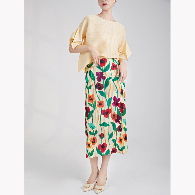 
Pleated printed skirt for women in summer 2025 new high-waisted retro temperament straight skirt versatile A-line hip-pack skirt