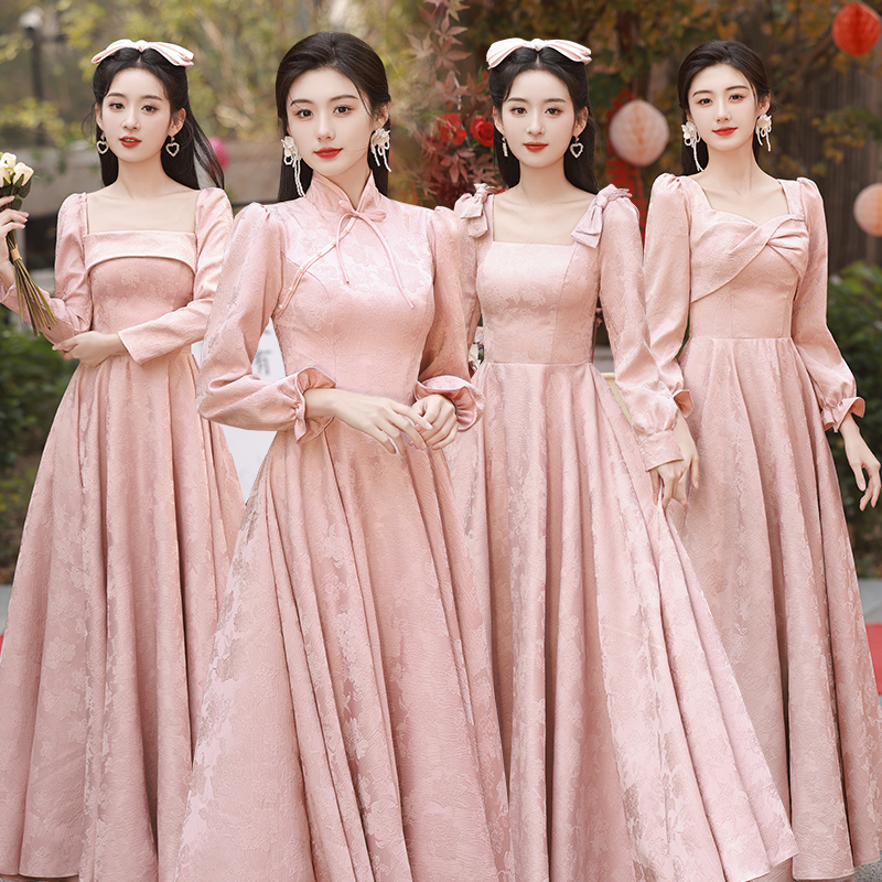 ピンクの花嫁介添人ドレス中国風冬 2023 新しい長袖シスタードレスニッチライト高級ハイエンドイブニングドレスドレス女性のための
