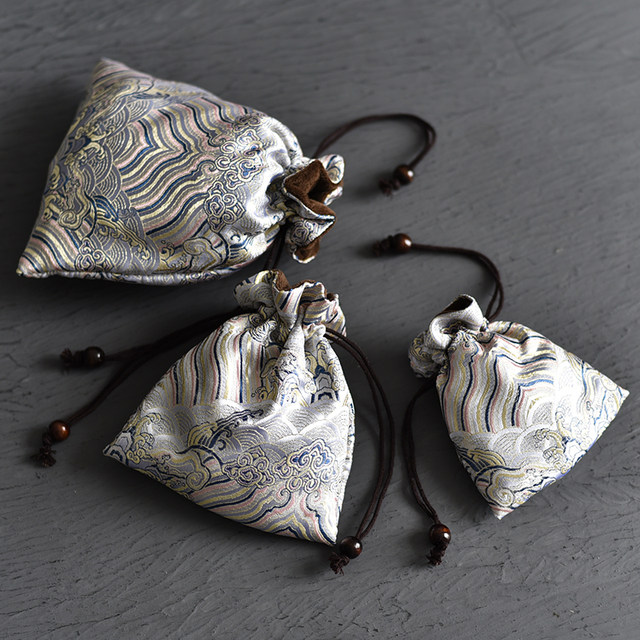 Hand-embroidered brocade bag, double-layered cotton and linen storage bag, high-end toy bag, drawstring jewelry bag