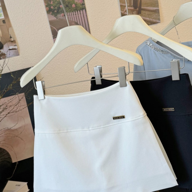 Side slit temperament skirt for women with high waist A-line slim suit short skirt for high-end summer new simple skirt