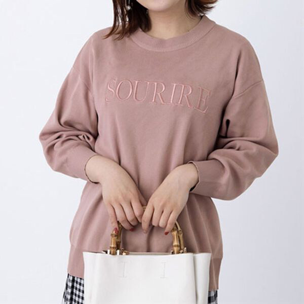 Daily single women's clothing, embroidered letter sweater, large size women's fat MM knitted sweater, versatile and slim, stylish
