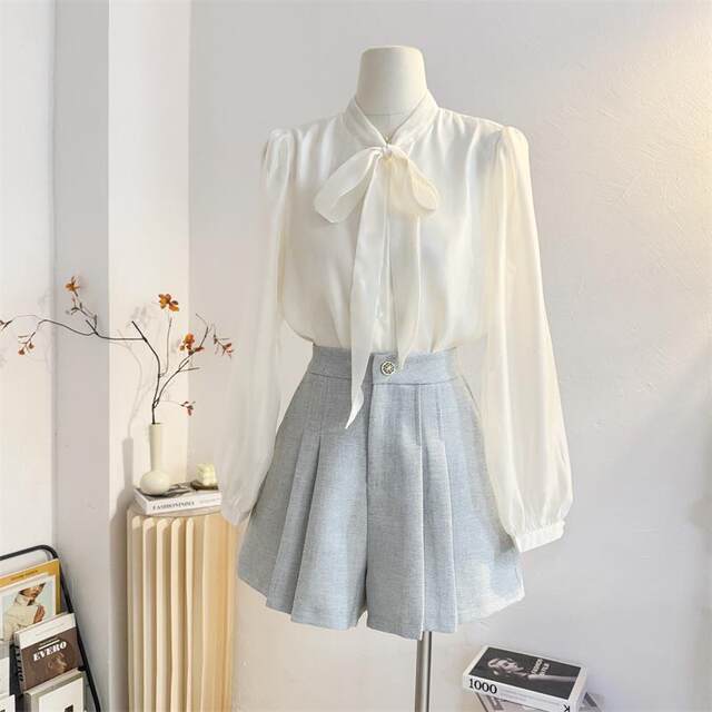 French gentle style lace-up bow long-sleeved shirt for women 2025 spring age-reducing streamer top imitation tiny shirt