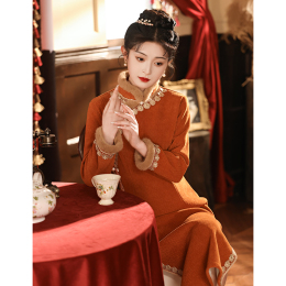 New Chinese cheongsam 2023 young improved version of plush thick national style retro women's tea dress orange autumn winter