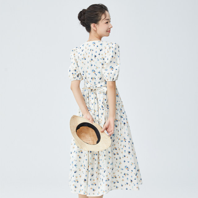 D.SIGN small temperament V-neck mid-length A-line dress for women's summer 2025 new puff sleeve short-sleeved print
