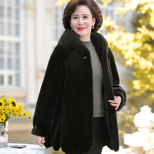 Mom's winter high-end fur coat 2025 new style expensive lady middle-aged and elderly women thickened mink fur grandma coat