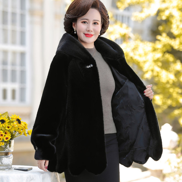 Mom's winter high-end fur coat 2025 new style expensive lady middle-aged and elderly women thickened mink fur grandma coat