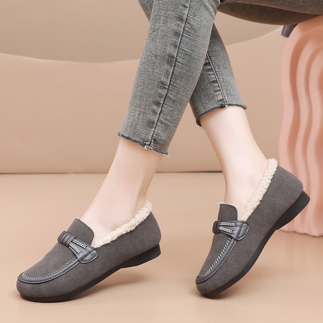 Old Beijing cloth shoes for women plus velvet mom cotton shoes winter non-slip soft sole warm grandma shoes flat casual beanie shoes