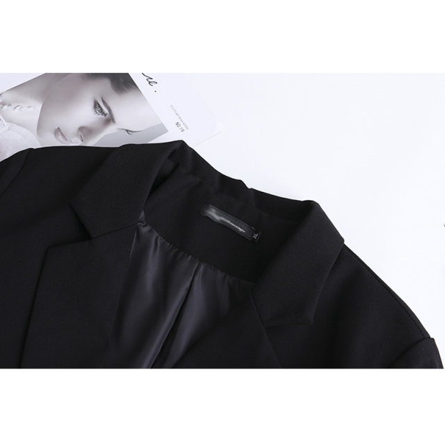 Large -size women's black temperament suit, fat sister, two capsules, British style, commute, casual suit loose version

